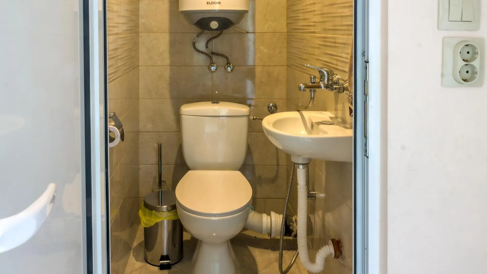 Central Train Station Flat With Port View Varna Apartamento